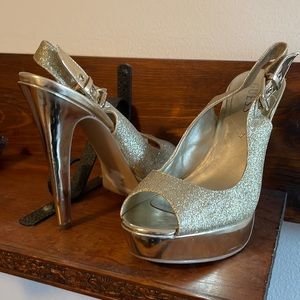 Guess Gold Glitter Platform Heel ✨